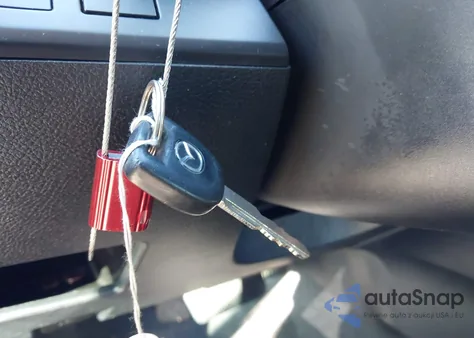 2011 Mazda Mazda3 I Sport из США, поврежденный, VIN JM1BL1UG7B1902218